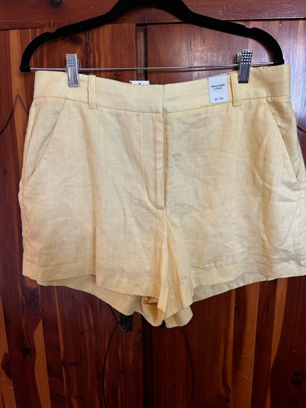 Abercrombie & Fitch CURVE LOVE  Butter Yellow High-Waist Linen Blend Shorts